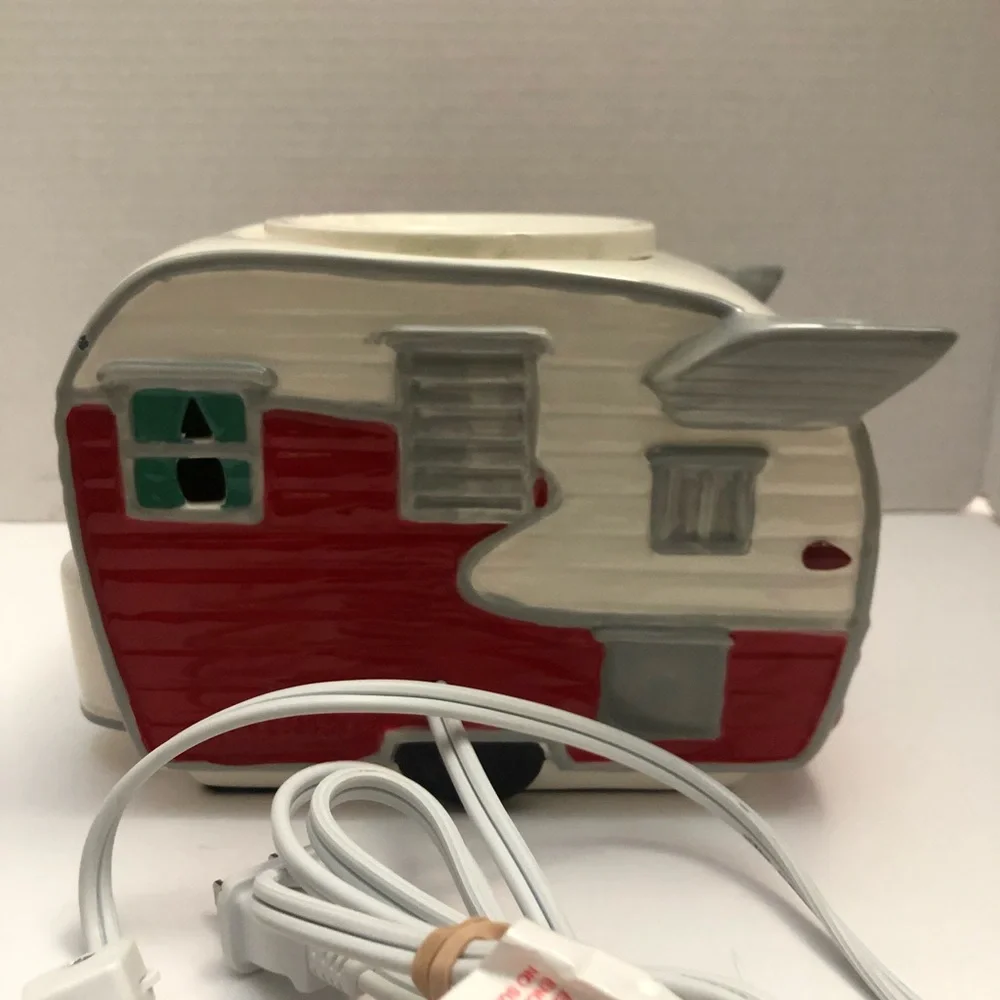 Scentsy Road Less Traveled Camper Warmer